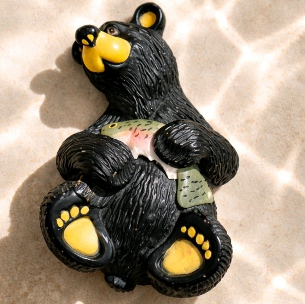 Big Sky Carvers Bearfoots Jeff Flemming Sculpture (HO5)